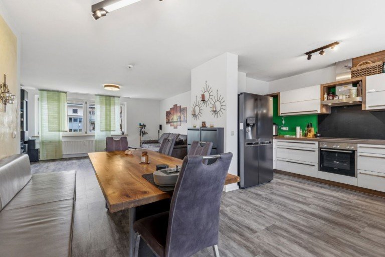 Essen/ Kochen Augsburg Etagenwohnung 3-Zimmer-Wohnung in Pfersee mit S�d-West-Balkon & TG � modernisiert & ohne K�uferprovision