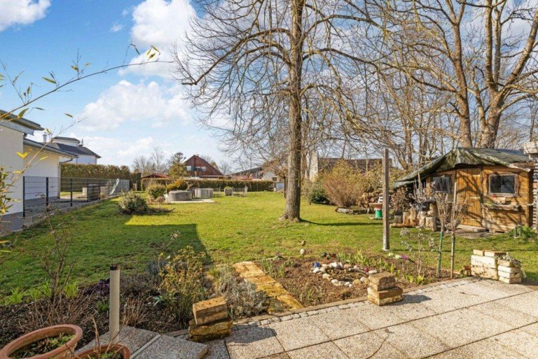 Garten K�nigsbrunn Einfamilienhaus Gepflegtes Einfamilienhaus auf gro�em Grundst�ck mit Bebauungsm�glichkeit in K�nigsbrunn