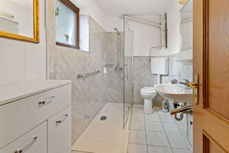 Bad EG Einfamilienhaus K�nigsbrunn