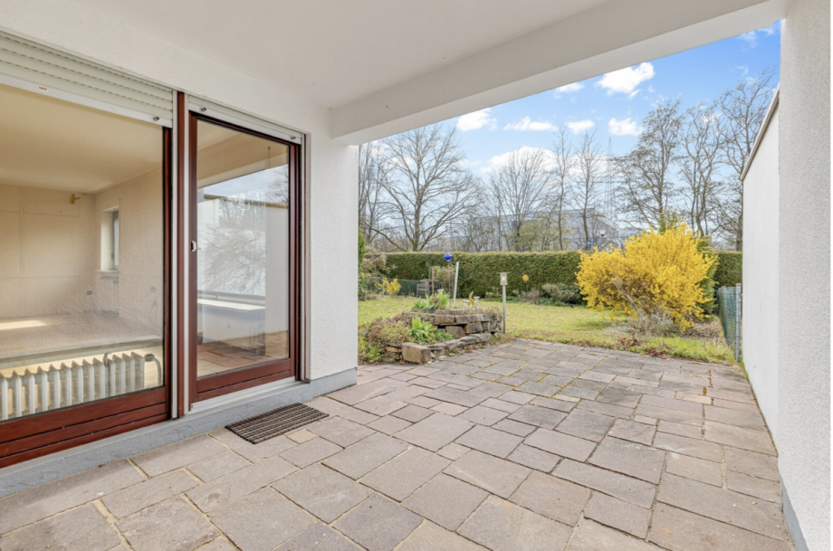 Terrasse unten Reihenmittelhaus Neus��