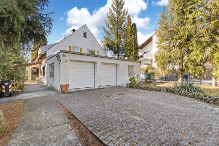 Au�enansicht K�nigsbrunn Einfamilienhaus Modernisierungsbed�rftiges Ein-/Zweifamilienhaus mit gro�em Garten in ruhiger Lage K�nigsbrunns